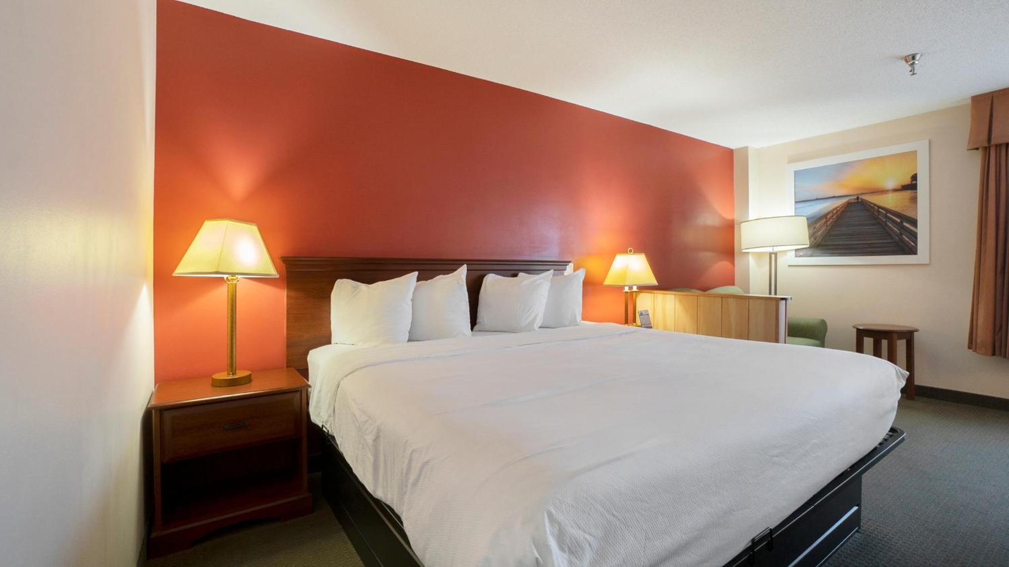 Days Inn & Suites By Wyndham Mt Pleasant Mount Pleasant Esterno foto