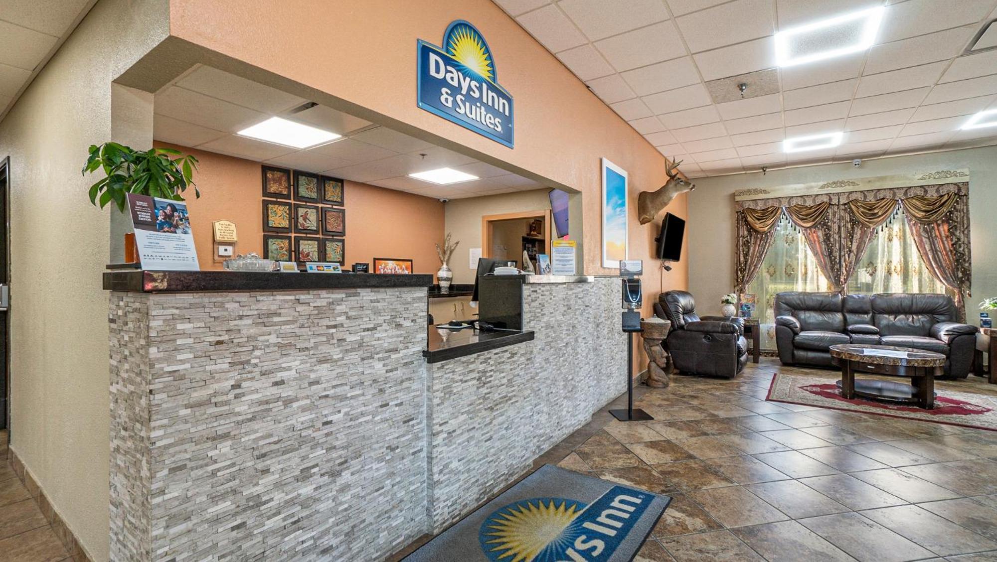 Days Inn & Suites By Wyndham Mt Pleasant Mount Pleasant Esterno foto