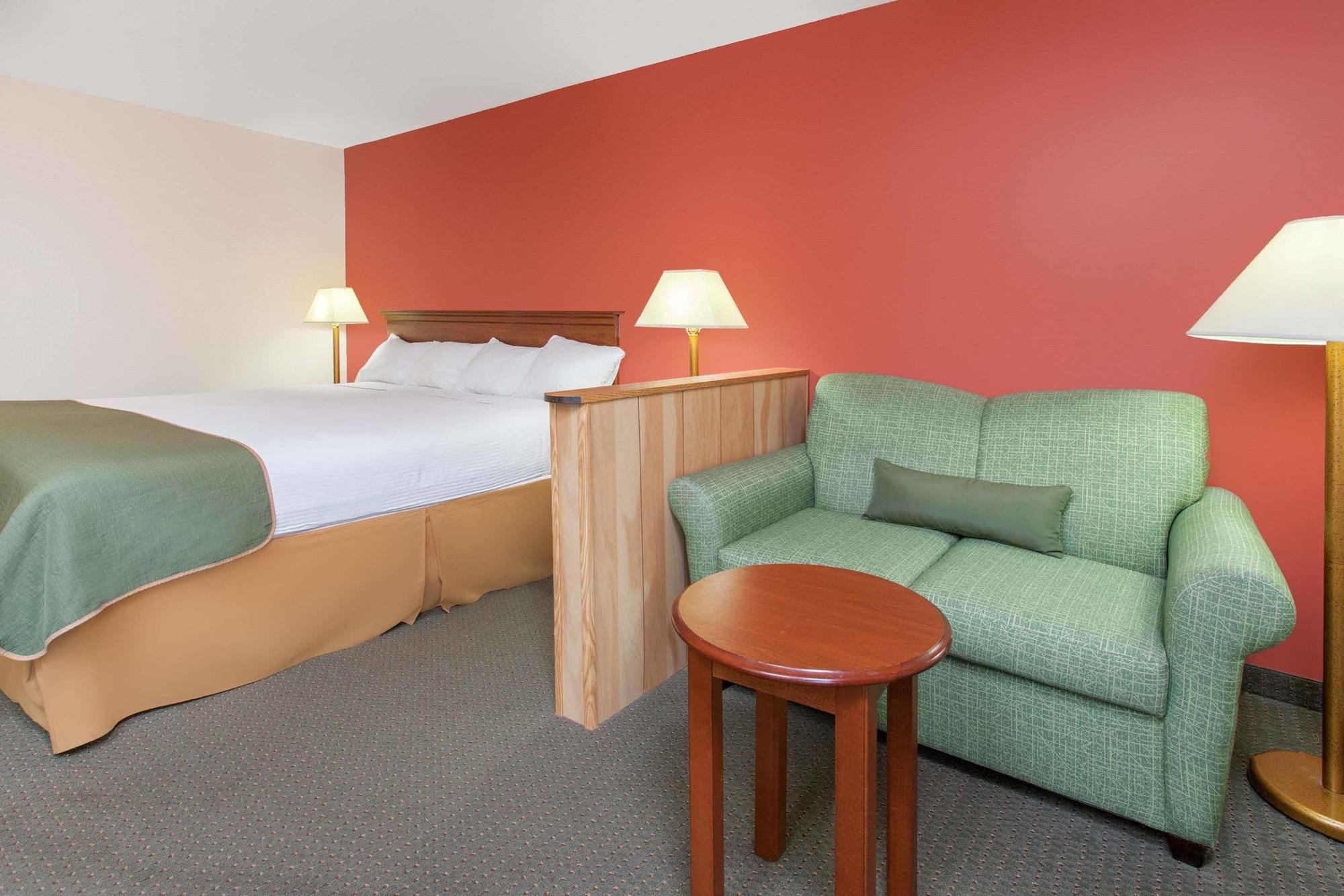 Days Inn & Suites By Wyndham Mt Pleasant Mount Pleasant Esterno foto